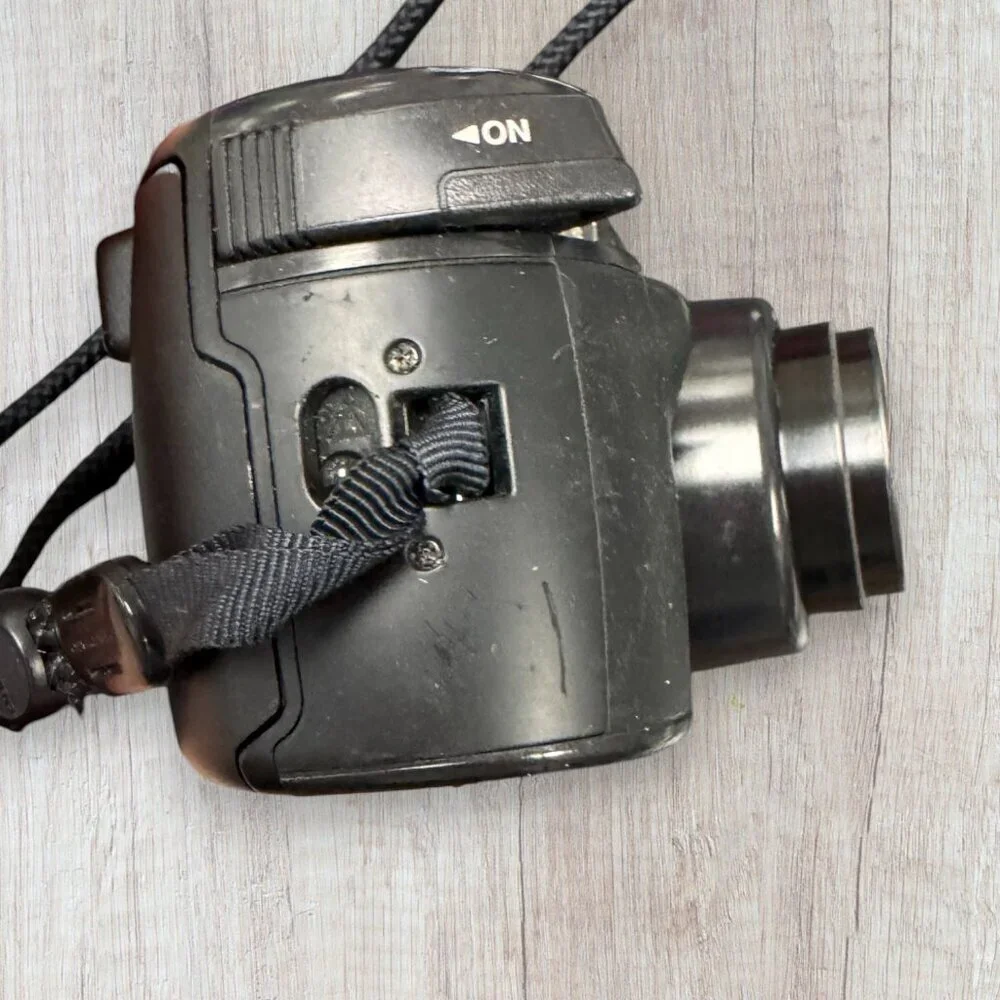 Olympus SuperZoom 3000 DXL 35mm Film Camera Weatherproof Tested Japan Vintage